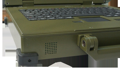 探索高可靠性工业显示解决方案 10吋全IP65加固显示器深度解析